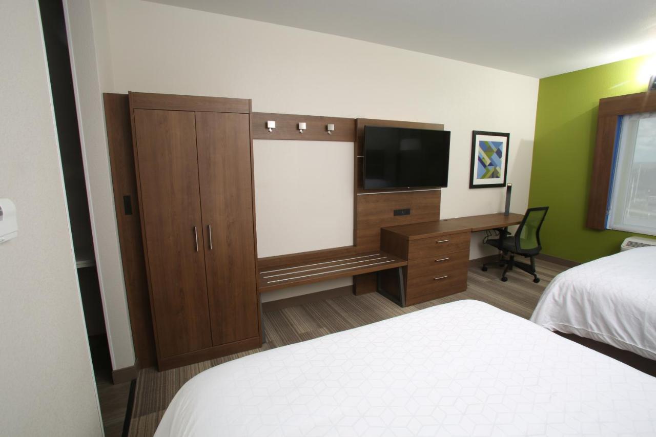 Holiday Inn Express - Mccook By Ihg Exterior photo