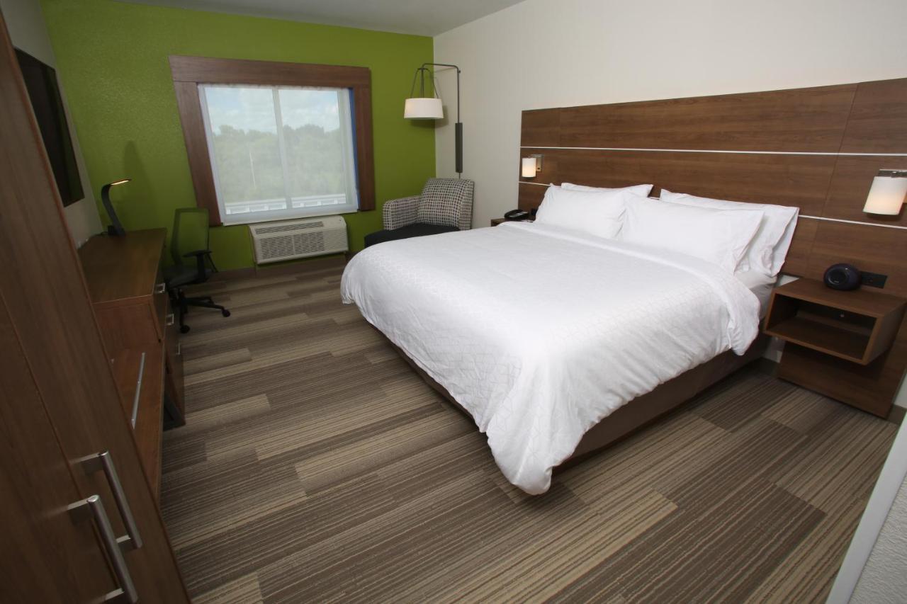 Holiday Inn Express - Mccook By Ihg Exterior photo